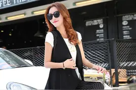 魅力气质女人，必须有一款时尚套装，更有韵味哦图片