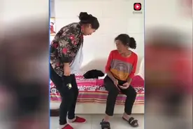 搞笑婆媳，媳妇放个屁把屎蹦出来，笑喷