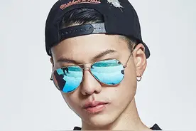 想当个酷帅吊炸天的美男子？你就差个墨镜了图片