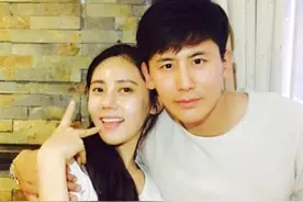 于晓光献吻秋瓷炫 两人预计今年结婚 秋瓷炫男友于晓光背景资料图片