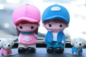 小挂饰大学问，爱车的美丽小伙伴。图片