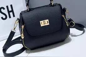 漂亮俏皮的斜挎包，辣妹出行的必备伴侣图片