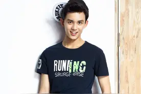 这些夏日T恤 ，让你每天都是男神图片