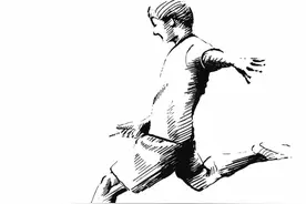 去学校踢场足球 900元/小时，贵吗？图片