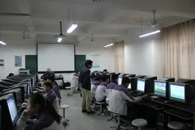 石门二中2016年中考实验操作考试井然有序图片