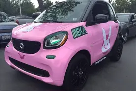 《守望先锋》“有毒”！暴雪女员工中招自制D.VA主题车图片