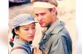 基因强大！宁静混血儿子19岁越长越帅，长相似外国老爸视频封面