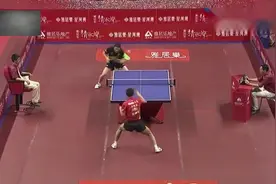 乒乓球比赛，张继科急中生智用脚击球，到底算不算分？视频封面