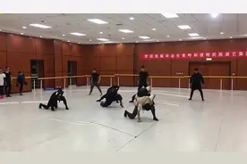 刷爆朋友圈的魔性舞蹈完整版来了！