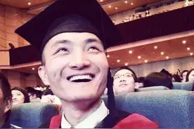 失去双臂的昆明小伙儿被英国剑桥大学录取！他的父母竟是这样教育的...图片