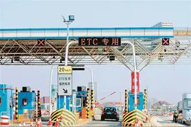湖北货车高速通行费将下调 车主可微信办通衢卡图片