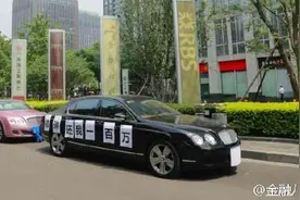 男子表白遭拒向女方索赔 看奇葩表白现场图片