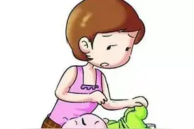 崔玉涛谈护理宝宝“方便一下”，妈妈头都“大”了：纸尿裤、把便、开裆裤、如厕...图片