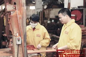 区氏臻品：小叶紫檀的开料标准与开料工匠图片
