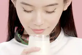 "维密超模"教你做时髦果蔬汁图片