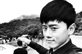 张杰微博发搞怪自拍 张杰谢娜怀孕生子顺其自然图片