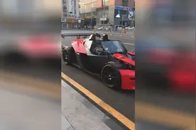 跟某脱口秀主持人同款的跑车KTM，大家觉得如何视频封面