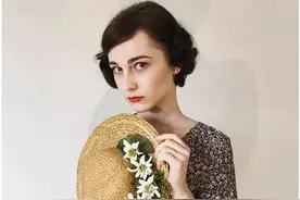 17岁，她演绎出这样复古的韵味... 我给满分图片