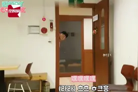 别人家的男朋友，为了逗女朋友也是拼了