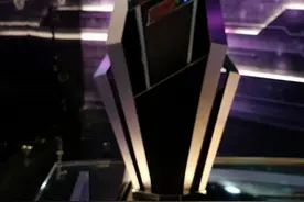 高端大气上档：E联赛奖杯曝光图片