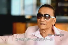 鲁豫：你的7个兄弟姐妹都靠你生活吗？谢贤回答，鲁豫吃惊视频封面