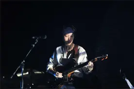 窦靖童直言不想长大 举办首场个人音乐会不紧张图片