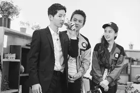 奔跑吧兄弟最新一期：宋仲基与跑男团一起玩“抓蛇精游戏”图片