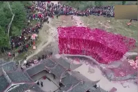 1000万响鞭炮点燃后如同核弹爆炸！场面一度控制不住，太牛逼了视频封面