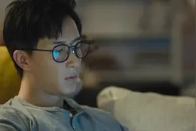 在大街上对前女友说我爱你，前女友却因芒果过敏晕倒在家