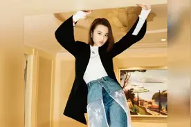 张慧雯全新时尚写真曝光，网友：越来越有范儿了，太有魅力了视频封面