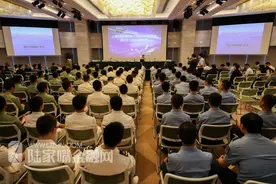 国防教育报告团成立 梁芳教授谈海洋世纪下国防教育的重要性图片