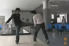 武术学院食堂男女打架，堪比武侠电影！视频封面