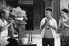 跪与不跪，都是问题图片