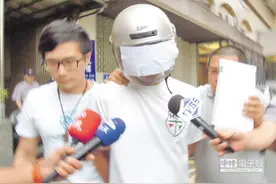 台弑母少年进少管所一夜难眠 自问为何要杀妈妈图片