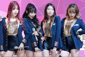 韩国女团POCKET GIRLS郑州捞金跳“小苹果”秀大腿图片