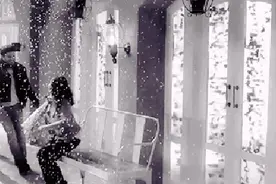 我离你很近，却不想拥有你图片
