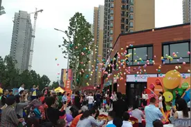 首个V-link社区落地济南 万科城新街坊盛大开幕图片