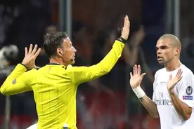 佩佩倒地捂脸表演遭莱因克尔怒斥图片