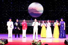《花儿与少年》，描绘了朝气勃勃的青年男女歌舞嬉戏的生动情景视频封面