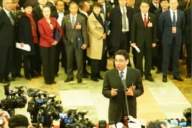 工信部部长苗圩：今年手机流量将取消漫游费 这是一项惠民政策视频封面