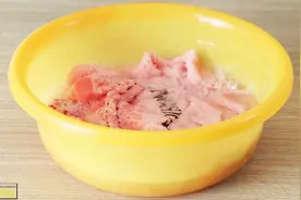 新毛巾掉毛很烦人？别着急，用它洗一遍，毛巾用一辈子也不会掉毛视频封面