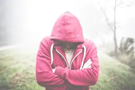 心理学：只有告别这三种固化思维，你才不会自卑视频封面