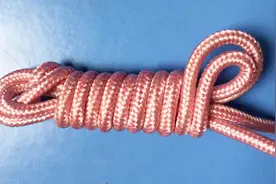 教你一个手机挂绳绑法，既美观又实用，看完大开眼界视频封面