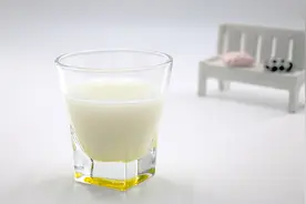 什么是全脂牛奶，全脂牛奶和脱脂牛奶的区别？视频封面