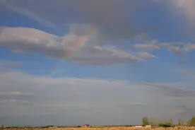 十师一八三团未下雨惊现彩虹奇观图片
