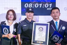 他平板支撑能做八小时，打败了一位美国大兵还有超级丹图片