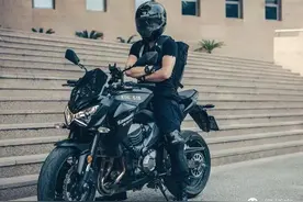 摩托家／写给挚爱 Kawasaki Z800 的诗图片