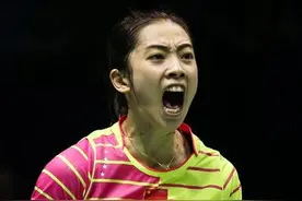 战胜韩国为男队复仇 中国女羽第14次捧起尤伯杯成就三连冠图片