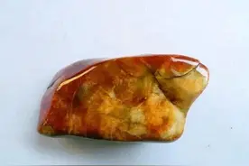 最全的玉石原石照片 下次看到不要又分不清！ 藏友必看（多图）图片