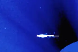 比地球大数倍的外星母舰船穿越太阳 NASA无法解释图片